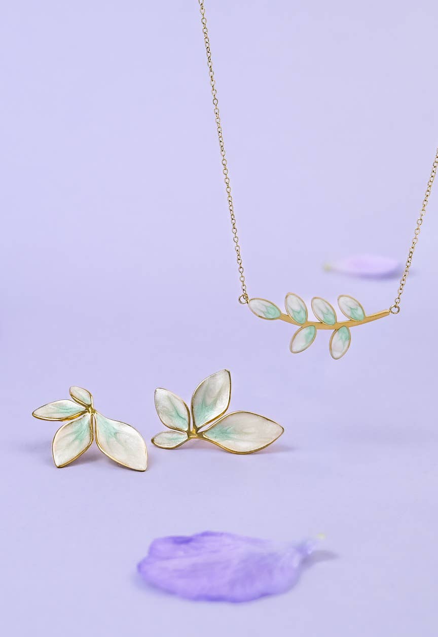 Hope Grows Necklace in Mint